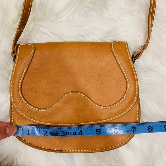 3/$15 Universal Thread Faux Leather Crossbody Bag - Picture 12 of 15